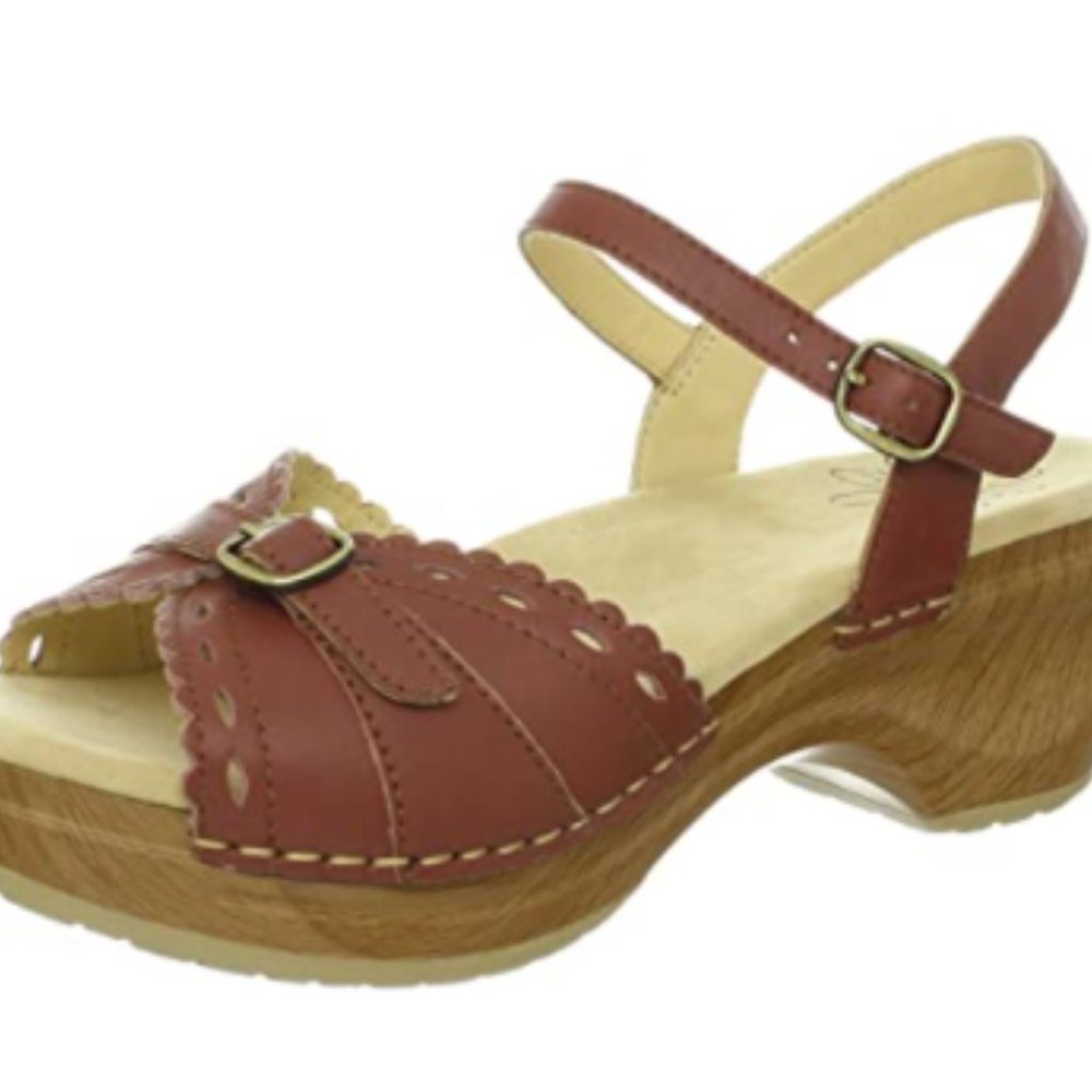 Sanita Tan Dawn Sandals--used SIZE 7